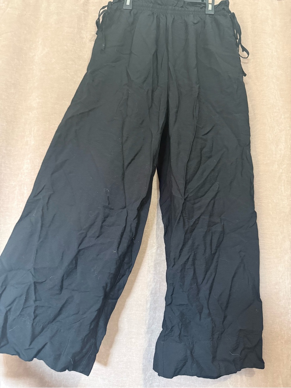 Woman’s Black Wide-Leg Casual Pants